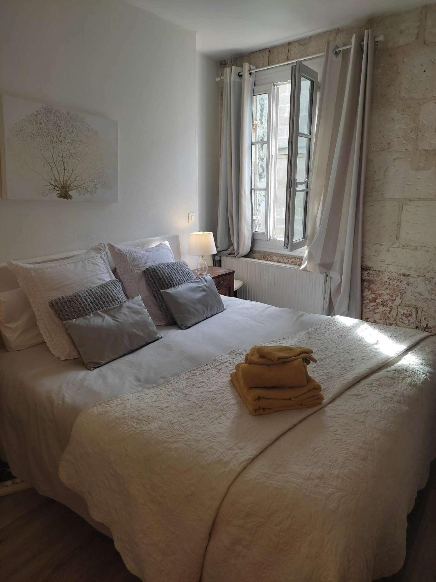 B&B Le Miroir Aux Fees Бордо Экстерьер фото